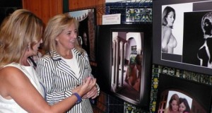 De enfermas a modelos, los centros de la mujer de Almería acogen una muestra sobre el cáncer de mama