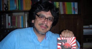 Fernando Iwasaki descubre su obra escondida en el Museo de Almería