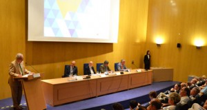 Almería necesita una economía más diversificada