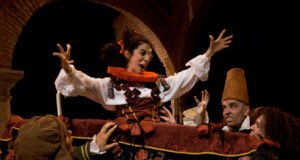 Lo disparatado y burlesco del teatro barroco llega a El Ejido con ‘Las Gracias Mohosas’
