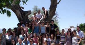 Jóvenes europeos participan en un campo de voluntariado en Almócita