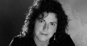 Inma Pelegrín presenta hoy su poesía a estudiantes de Roquetas