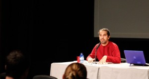 Ruiz Caldera desgranó las claves de su cine en El Ejido