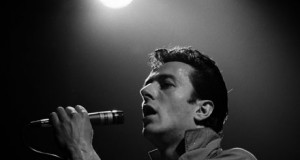 La Oficina repasa hoy la vida de Joe Strummer