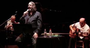 Jolis conduce un emotivo viaje por la música argentina, francesa, italiana y portuguesa