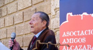 Amigos de la Alcazaba premia al fundador de la Sociedad de Estudios Almerienses