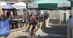Un centenar de ciclistas estrenan el circuito Sierras de Almería