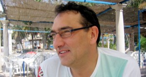 José Luis Serrano presenta en Almería su nueva novela 'La Alhambra de Salomón'