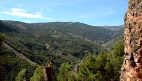 Senderísmo por ‘los cien escalones’ de Laujar
