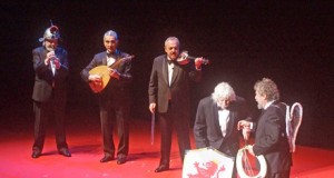 La ‘terapia de risa’ de Les Luthiers causa sensación en Roquetas