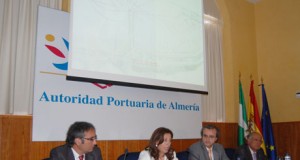 Un libro repasa la historia del Puerto de Almería como motor económico
