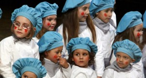 El Auditorio Maetro Padilla se llena por el Festival Infantil de Carnaval.