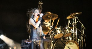Malú ‘enciende’ a un Maestro Padilla completamente lleno