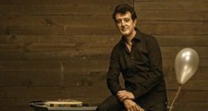 Manolo García arranca su gira nacional en Roquetas con todas las entradas vendidas