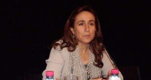 María Rosal acerca los clásicos a los alumnos de Roquetas de Mar