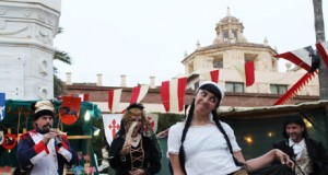 La Plaza Vieja retrocedió 200 años con un mercadillo goyesco