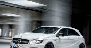 Mercedes graba un spot publicitario en Almería