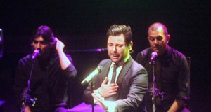 Poveda vuelve a cautivar a Roquetas a ritmo de copla y flamenco