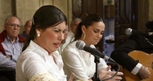 Los flamencos cargan de sentimiento la Virgen del Mar