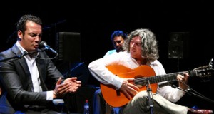Moraíto cautiva al Apolo con un recital muy sincero