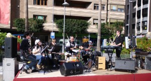 La música toma la Rambla en un anticipo de la navidad