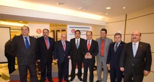 El Colegio de Economistas premia la labor de Martín Soler por su trabajo por la economía almeriense