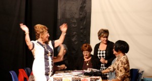 El teatro aficionado regresa al Apolo con la compañía Mujeres Florero