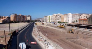 Almería se despide del muro de la Renfe