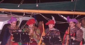 Ensemble la Danserye cambia el escenario por un barco