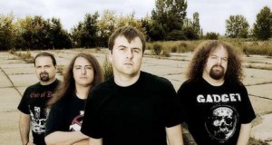 Los británicos Napalm Death descargan su sonido en la sala Jala Jala
