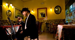 El jazz de Paco Rivas inundará el Apolo con ‘Bautizado con manzanilla’