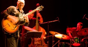 Jazz, copla y clásica, la propuesta que Paco Rivas presentó en su regreso a Almería