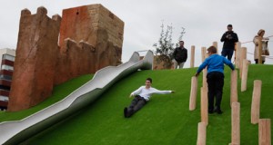 Abre el Parque de las Familias con una recreación de los monumentos más famosos de Almería