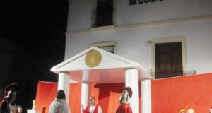 Adra se volvió a emocionar con la Pasión de Cristo viviente