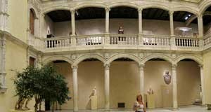 ¿Reconstruir o renovar?, dos soluciones a debate para la decoración del Castillo de los Vélez