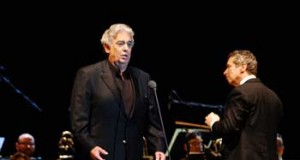 Plácido Domingo engrandeció la lírica en su concierto de Almería