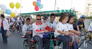 Unos 500 ciclistas dan una pedalada solidara contra el cáncer