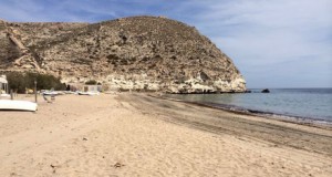 Níjar inicia la puesta a punto de sus playas de cara a Semana Santa