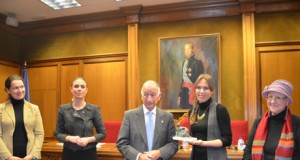 María del Mar Gallego recoge el Carmen de Burgos por su ensayo sobre el lenguaje de los silencios en el cine