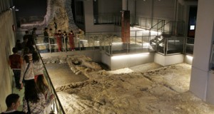 Cultura estudia reabrir el centro de interpretación Puerta de Almería para visitas escolares