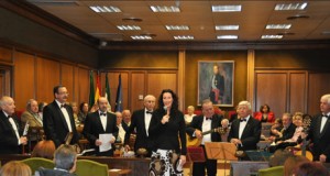 Almería, contada a ritmo de ‘pulso y púa’