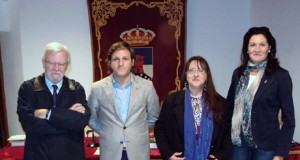 Rafael Ballesteros ensalza a la escritura en el Aula de Literatura de Roquetas