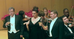 Roquetas brinda por el año nuevo con la mejor música
