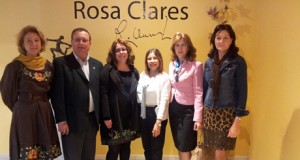 Rosa Clares alcanza nuevos límites con la cerámca que muestra en Roquetas