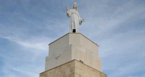 Vándalos rompen por tercera vez en este año la iluminación del Sagrado Corazón