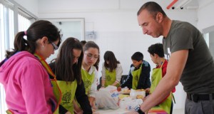 Alumnos de Antas aprenden a comer mejor