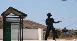 Las calles de Los Albaricoques presentan una señalización «de cine»