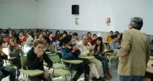 Alumnos de Vícar descubren los escenarios del teatro del Siglo de Oro