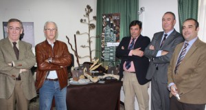 Una joyería almeriense pone a la venta la reproducción de tres Ídolos de Los Millares en plata