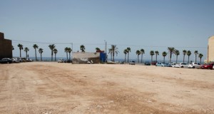 Almería acondiciona un aparcamiento para 300 vehículos frente al nuevo tramo del Paseo Marítimo